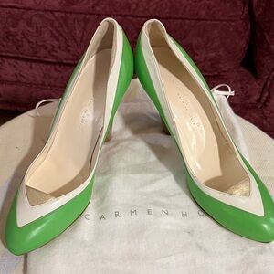 Carmen Heeled Pumps in Green with White & Gold Trim